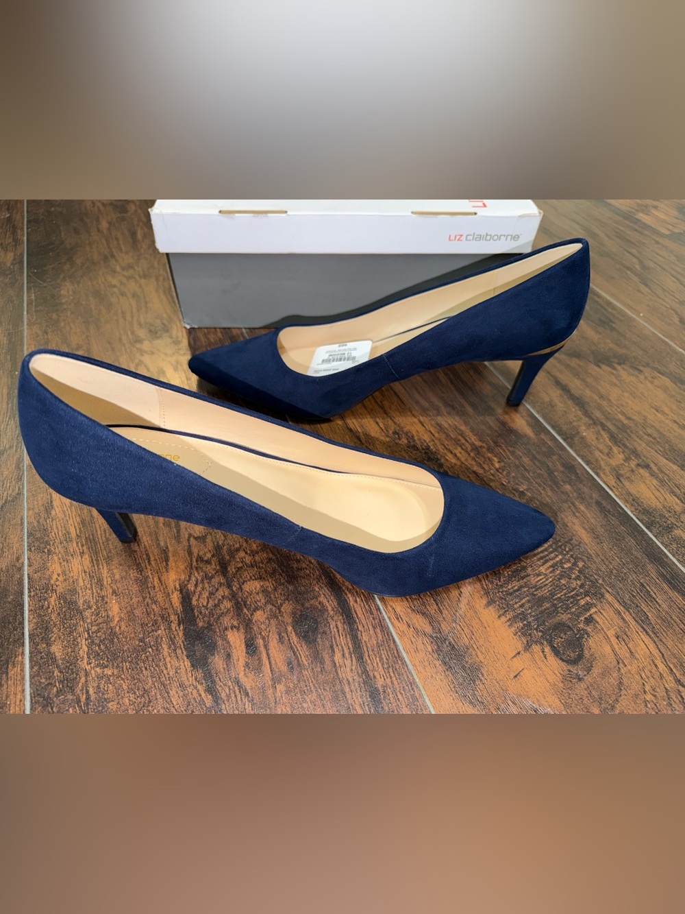 Liz Claiborne Navy & Gold Suede Pointed Toe Kitten Heels Memory Foam Comfort NWB